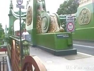 Hammersmith bridge publiek naaktheid van shaz