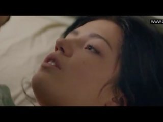 아델 exarchopoulos - 유방을 드러낸 섹스 장면 - eperdument (2016)