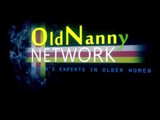 Oldnanny lacey 斯塔爾 和 polynesian 女同志: 免費 xxx 視頻 9f